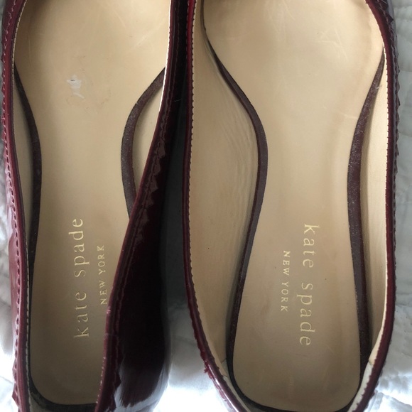 KATE SPADE BURGUNDY PATENT LEATHER FLATS NEVER WORN - Picture 2 of 11